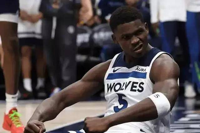 英媒：纽卡中卫博特曼即将回归