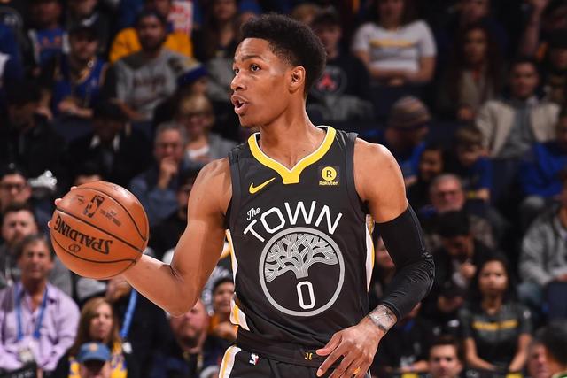 西卡25分布伦森31分 步行者克尼克斯3-3进抢七